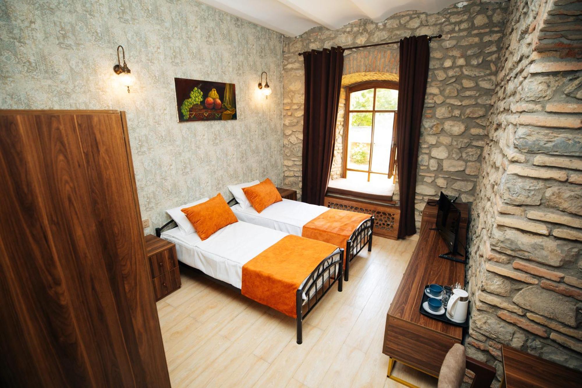 Art Hotel By Abad Guest Şǝki Zewnętrze zdjęcie