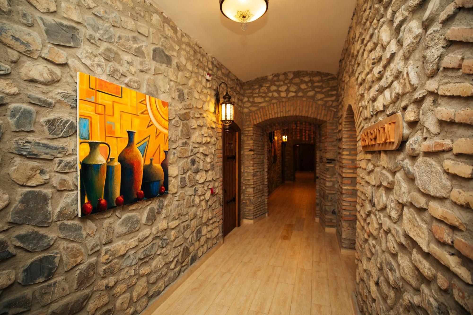 Art Hotel By Abad Guest Şǝki Zewnętrze zdjęcie